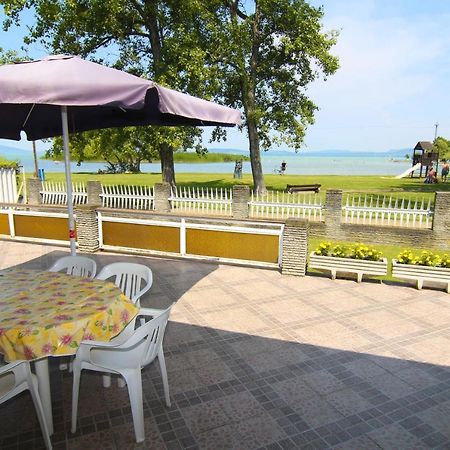 Margareta Apartmanhaz Balatonboglar Exterior photo